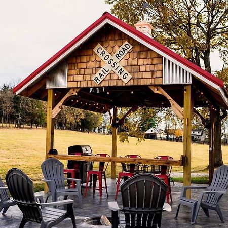 Bourbon Trail: Caboose On The Farm Villa Lawrenceburg Buitenkant foto
