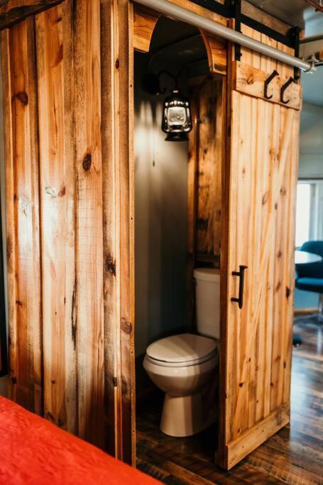 Bourbon Trail: Caboose On The Farm Villa Lawrenceburg Buitenkant foto
