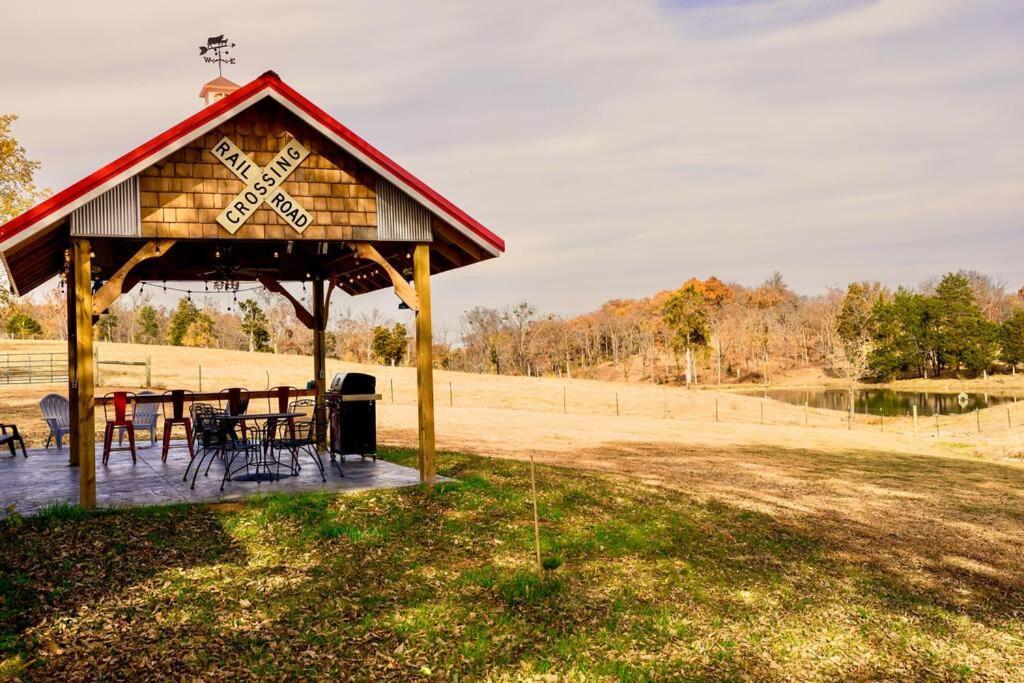 Bourbon Trail: Caboose On The Farm Villa Lawrenceburg Buitenkant foto