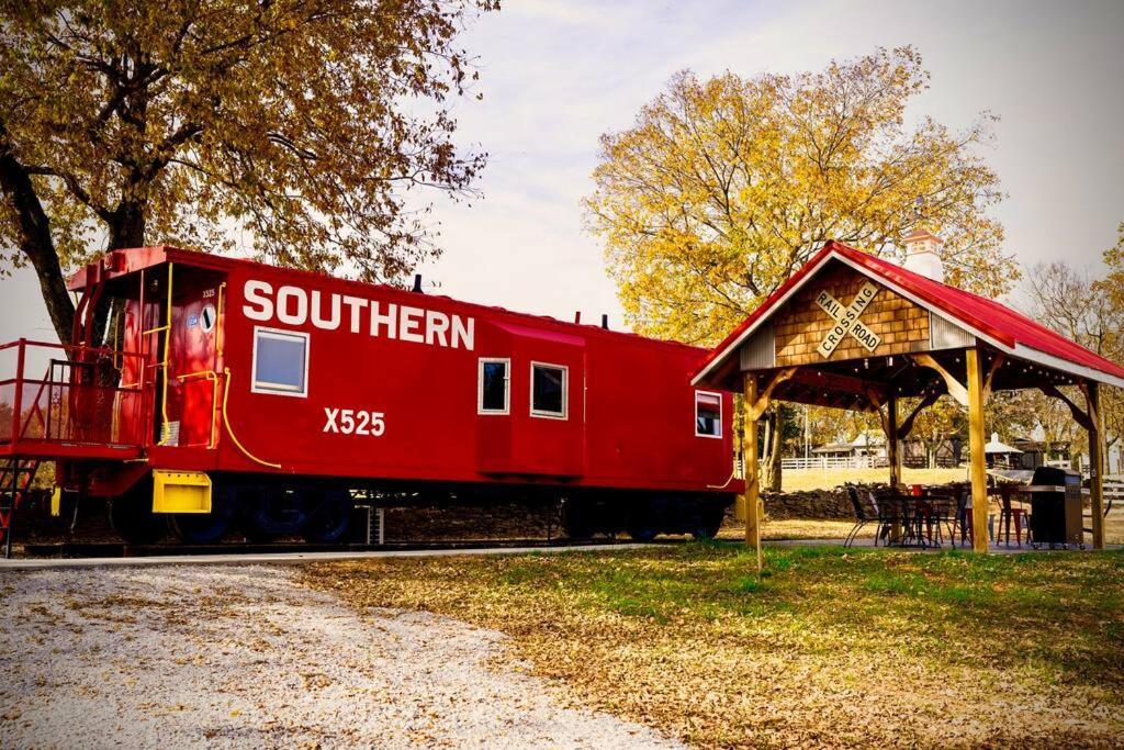 Bourbon Trail: Caboose On The Farm Villa Lawrenceburg Buitenkant foto