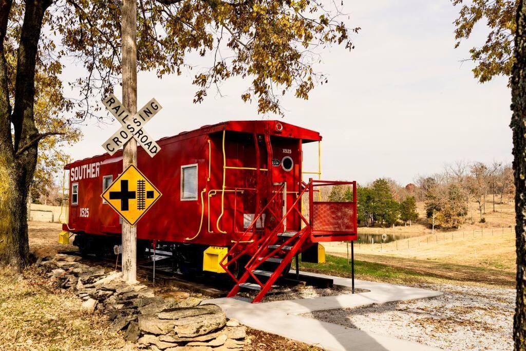 Bourbon Trail: Caboose On The Farm Villa Lawrenceburg Buitenkant foto