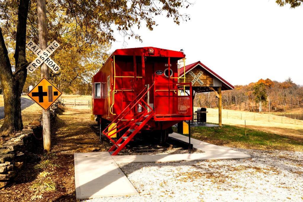 Bourbon Trail: Caboose On The Farm Villa Lawrenceburg Buitenkant foto