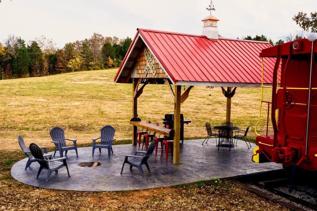 Bourbon Trail: Caboose On The Farm Villa Lawrenceburg Buitenkant foto