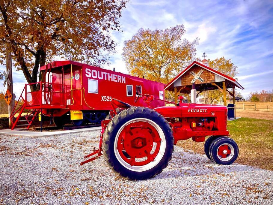 Bourbon Trail: Caboose On The Farm Villa Lawrenceburg Buitenkant foto